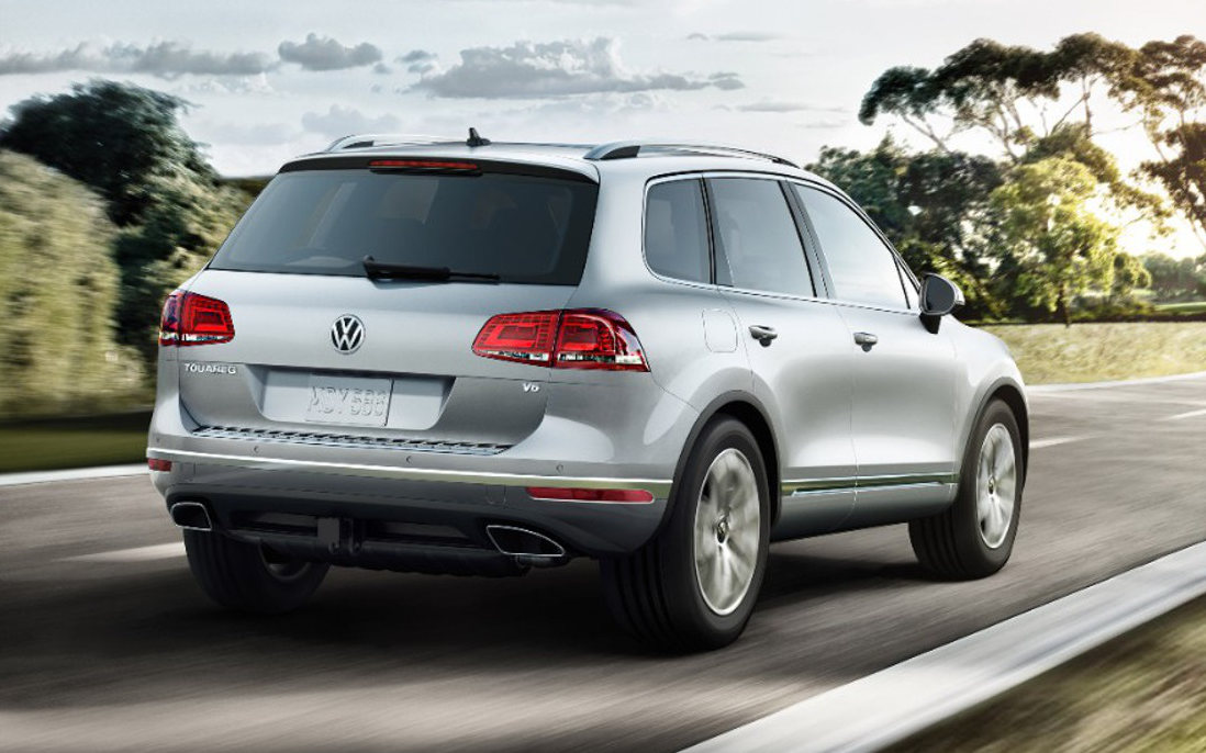 Comparison Volkswagen Atlas SEL 2018 vs Volkswagen Touareg V6 Executive 2017 SUV Drive